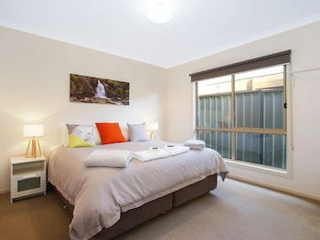 Bright Delight - Modern Luxury - Accommodation Cairns 6