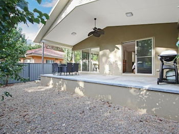 Bright Delight - Modern Luxury - Accommodation Cairns 1