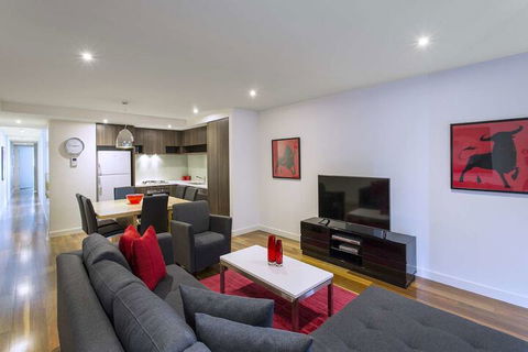 Bold & Beautiful In Brighton - Accommodation Cairns 2