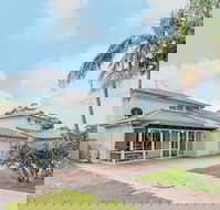 Occy's at Fingal Bay - Accommodation Cairns