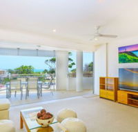 Azura Ocean View Holiday Apartment - Accommodation Cairns