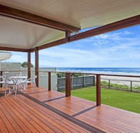 Palm Beach Absolute Beach Front Holiday Home - Accommodation Cairns