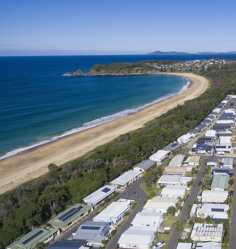 Beachfront Hallidays Point - Accommodation Cairns 0