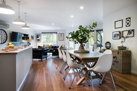 Boatshed House - Accommodation Cairns 1
