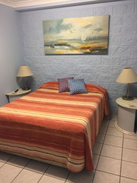 Westside Tavern And Motel - Accommodation Cairns 0