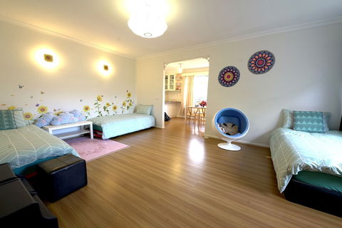 Family Home In Prime Location - Accommodation Cairns 0