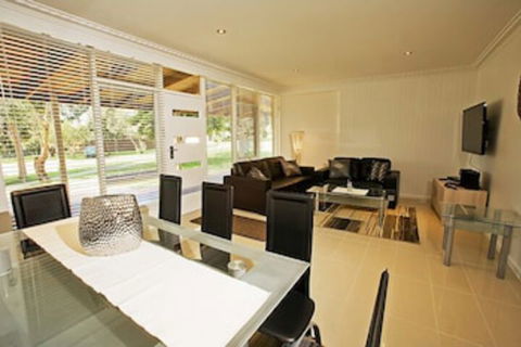 Beach House Units - 1 - Accommodation Cairns 0
