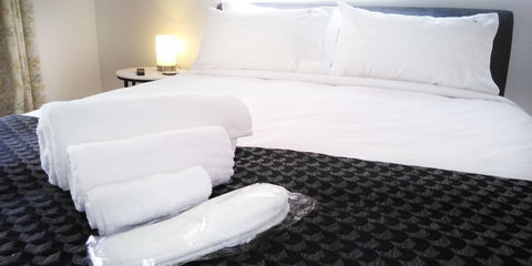 Lakeside Retreat & Business - Accommodation Cairns 4