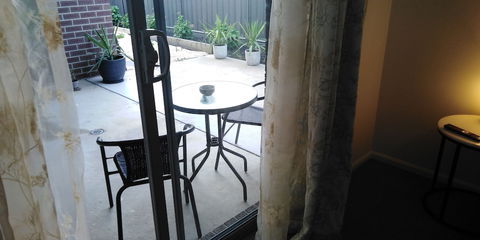 Lakeside Retreat & Business - Accommodation Cairns 2