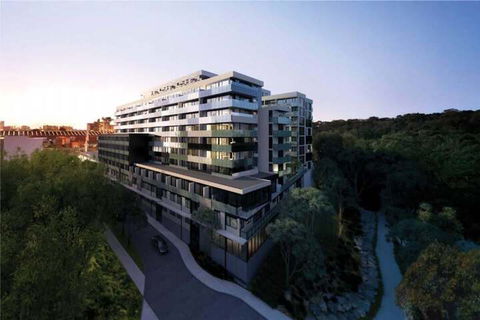 Sleek Arthouse Apartment With Pool Close To City - Accommodation Cairns 1