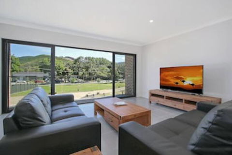 BrightAway - Accommodation Cairns 0