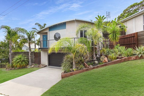 Lake House - Accommodation Cairns 2