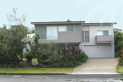 Coast - Accommodation Cairns 0