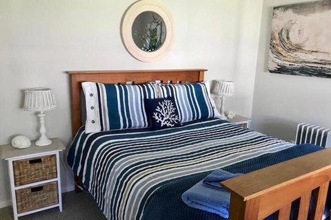 Lakeview Cottage - Accommodation Cairns 5