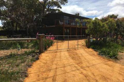 The Anglesea Beach House ADVENTURE RETREAT - Accommodation Cairns 6