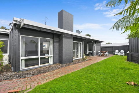 Mysa Anglesea Sleeps 7 WiFi Netflix Cafes Shops - Accommodation Cairns 6