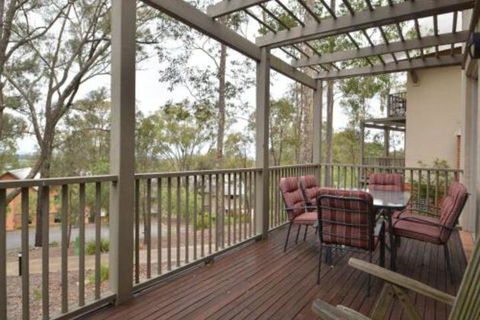 Villa Executive 2br Rose Resort Condo Located Within Cypress Lakes Resort (nothing Is More Central) - Accommodation Cairns 5