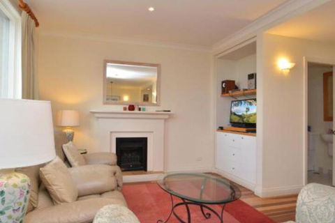 Villa Executive 2br Rose Resort Condo Located Within Cypress Lakes Resort (nothing Is More Central) - Accommodation Cairns 7