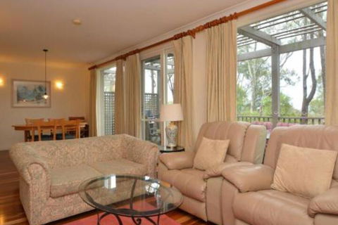 Villa Executive 2br Rose Resort Condo Located Within Cypress Lakes Resort (nothing Is More Central) - Accommodation Cairns 3