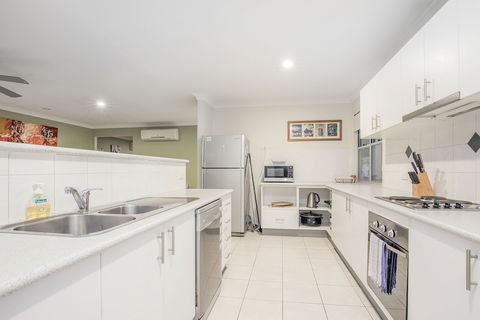 Anaheim Park Oasis - Accommodation Cairns 5