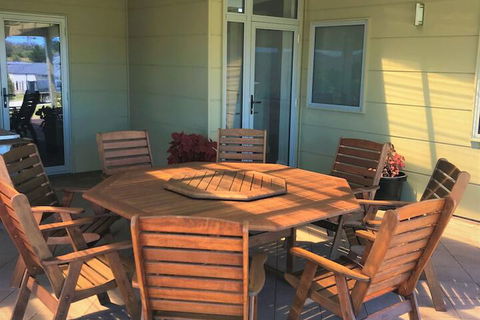 Beaufortia Views - Accommodation Cairns 1