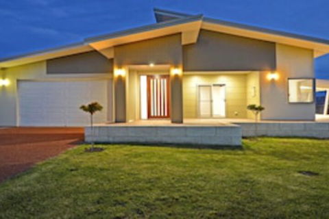 Beaufortia Views - Accommodation Cairns 0