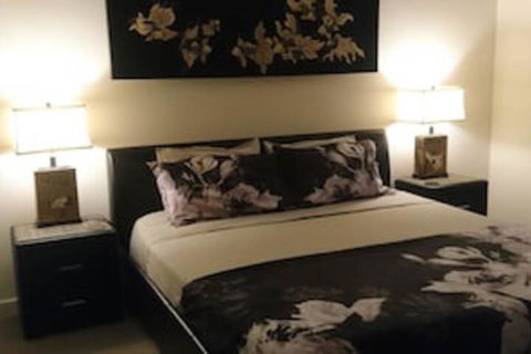 Palm Lakeside - Bowen, Whitsundays Wifi Netflix Private Cool Luxury - Accommodation Cairns 0
