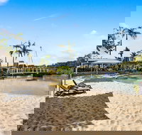 Resort Style 2 Bdrm in Homebush with Bay View - Accommodation Cairns