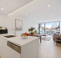 Brand New Ultra Luxe Apt Next To Central CBD - Accommodation Cairns