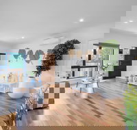 AUJOY 3 Bed Townhouse Burwood 1 - Accommodation Cairns