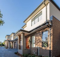 AUJOY 4 Bed Townhouse Burwood 2 - Accommodation Cairns