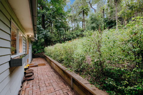 Steep Creek Retreat - Accommodation Cairns 2