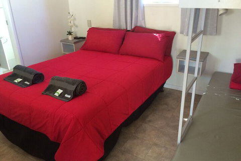 Mataranka Roadhouse - Accommodation Cairns 7