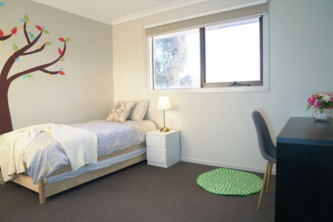 Cozy & Spacious House In Melbourne - Accommodation Cairns 6