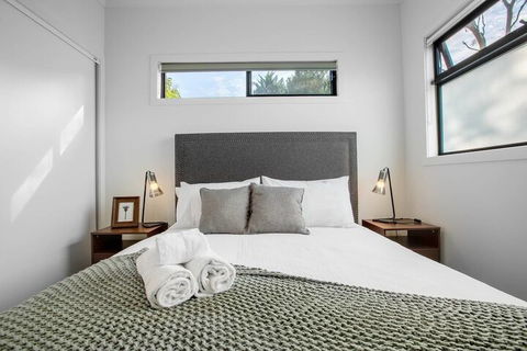 89 Fancy Doncaster Home - Accommodation Cairns 3