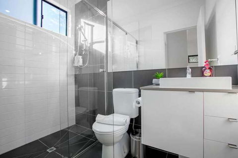 89 Fancy Doncaster Home - Accommodation Cairns 4