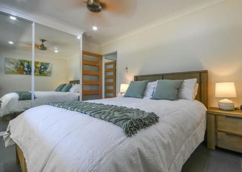 Yungaburra  Lodge - Accommodation Cairns 0