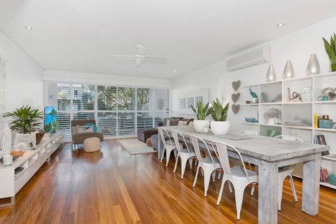 COASTAL CHIC At CASUARINA - Accommodation Cairns 5