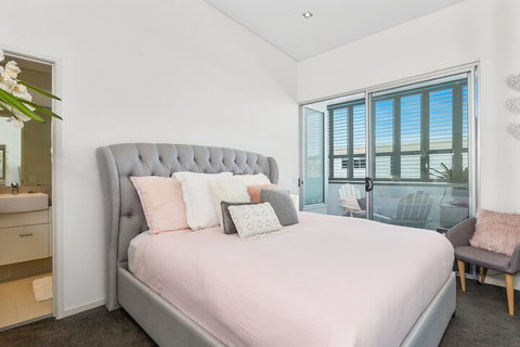 COASTAL CHIC At CASUARINA - Accommodation Cairns 3