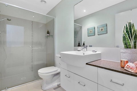 COASTAL CHIC At CASUARINA - Accommodation Cairns 7