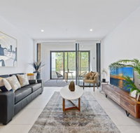 HomeHotel New  Walking to Shopping Super Clean - Accommodation Cairns