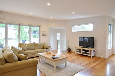 LA MER Centrally Located Free Wifi - Accommodation Cairns 1