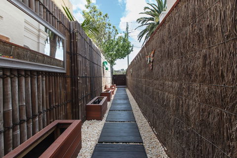 The Jetty Beach Apartment By Ready Set Host - Accommodation Cairns 0