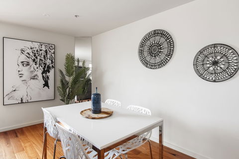 The Jetty Beach Apartment By Ready Set Host - Accommodation Cairns 4