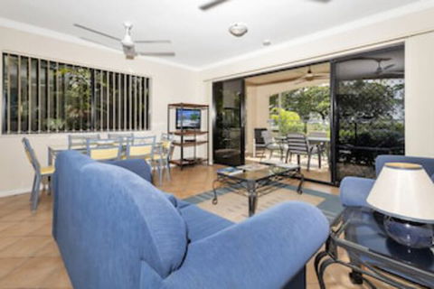 The Mediterranean Beachfront Groundfloor Apartment - Accommodation Cairns 0
