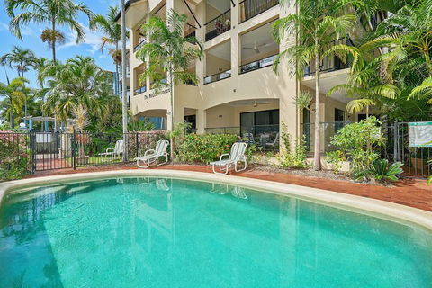 The Mediterranean Beachfront Groundfloor Apartment - Accommodation Cairns 1
