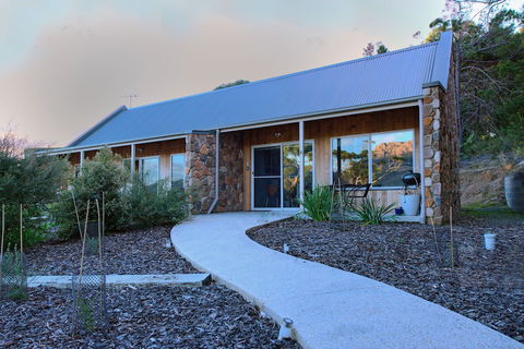 Freycinet Stone Studio 6 - Accommodation Cairns 0