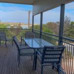 Longbeach House - Accommodation Cairns 0
