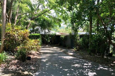 Beachfront Peace Cabin - Accommodation Cairns 2
