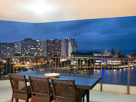Seascape Apartments Unit 1201 Luxury Apartment With Views Of The Gold Coast & Hinterland - Accommodation Cairns 1